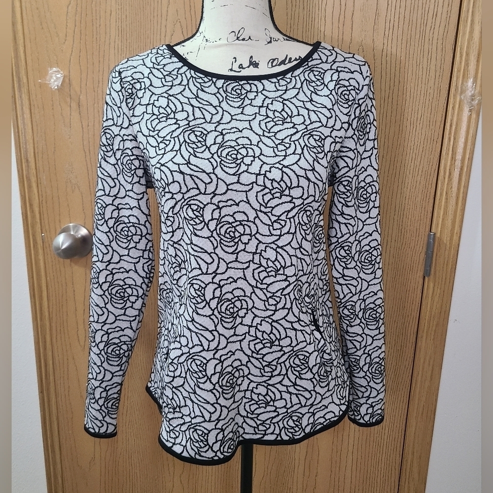 Elle Camellia Flower Print Black And Gray Long Sleeved Top